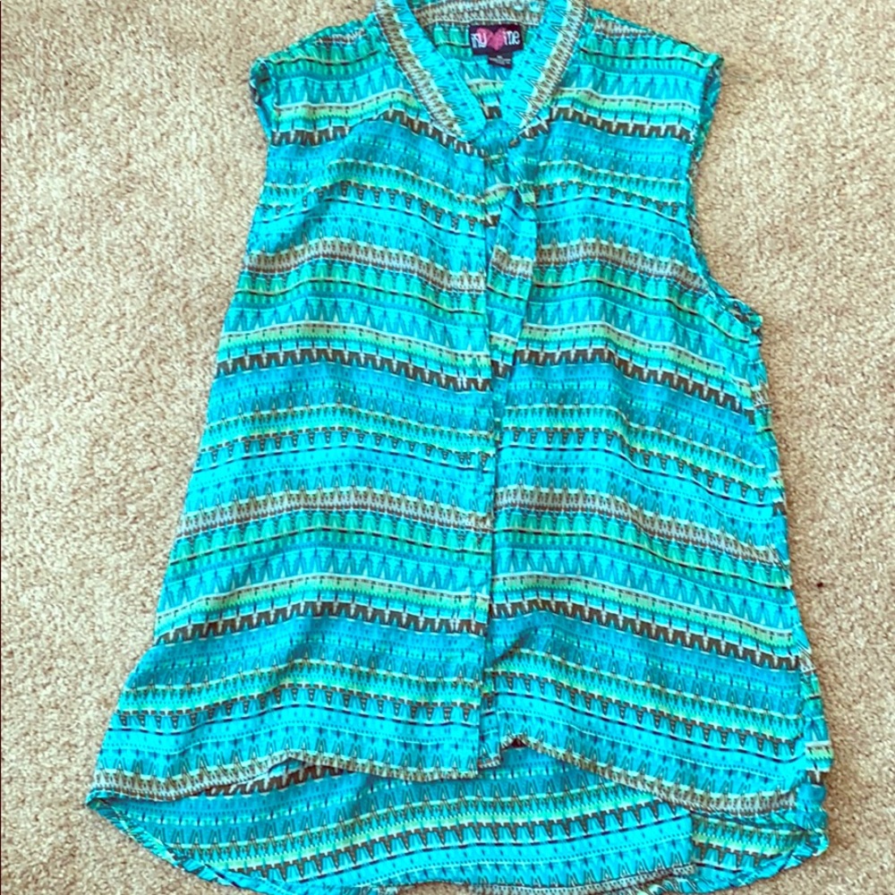XL- Sheer sleeveless blouse